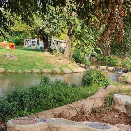 קסם של אירוח Apartamento HaGosherim Exterior foto