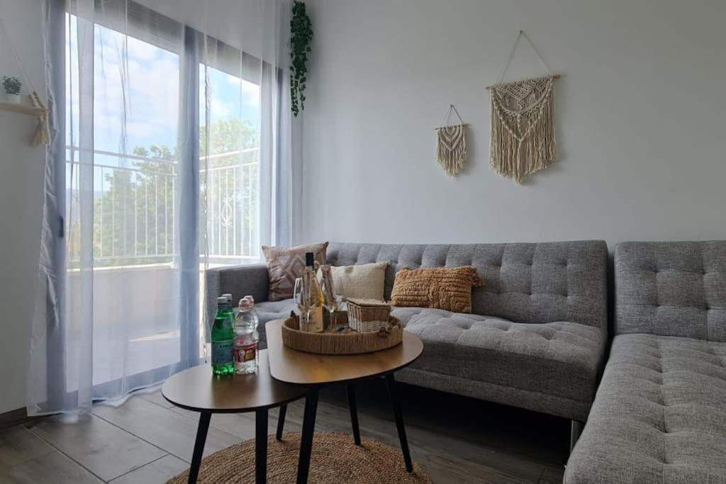 קסם של אירוח Apartamento HaGosherim Exterior foto