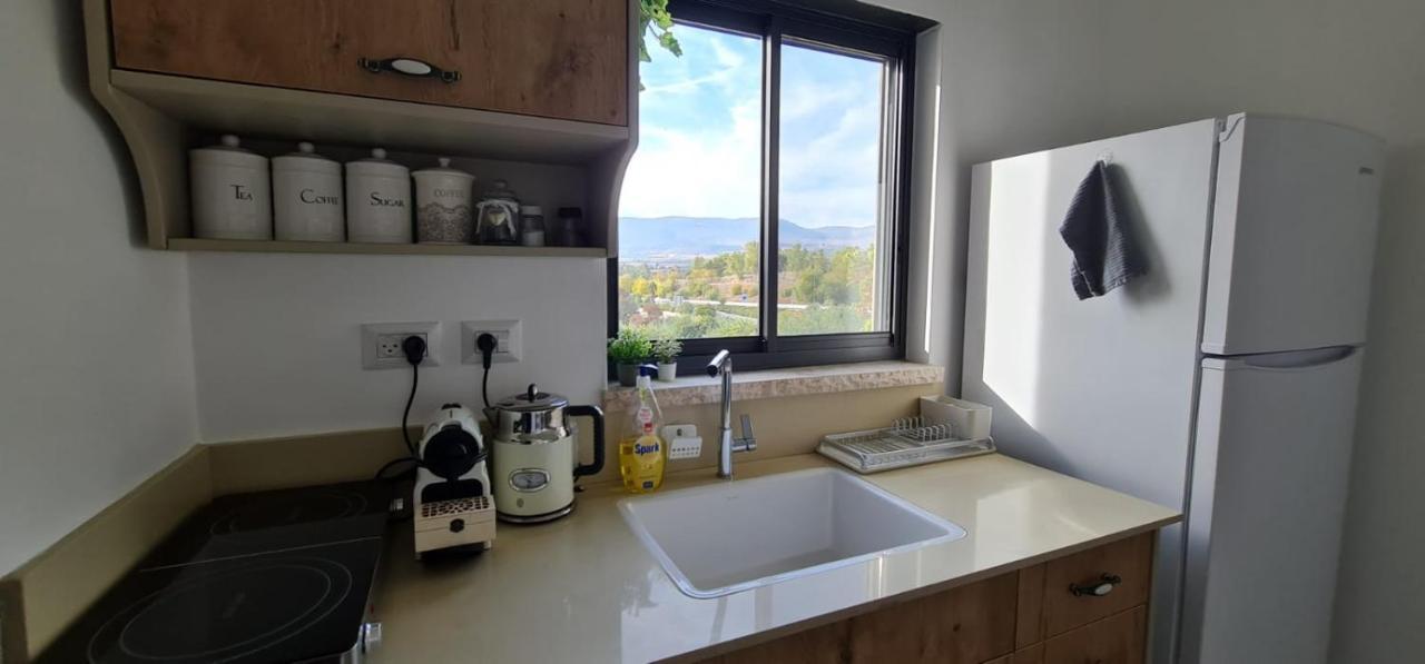קסם של אירוח Apartamento HaGosherim Exterior foto